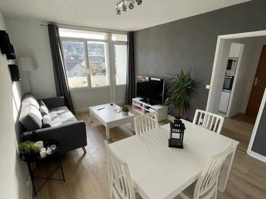 Appartement à louer 1 150 € 2 pièces 1 chambre 43 m² 2ème étage Hôtel de Ville-Beaumarchais Fontenay-le-Fleury 78330