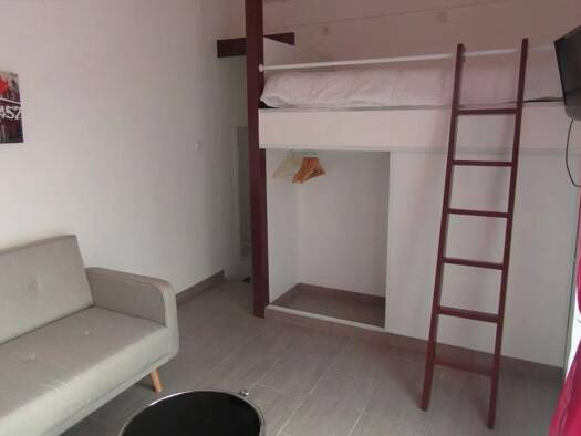 Appartement à louer - logement étudiant 460 € 1 pièce 23 m² RDC Pau 64000