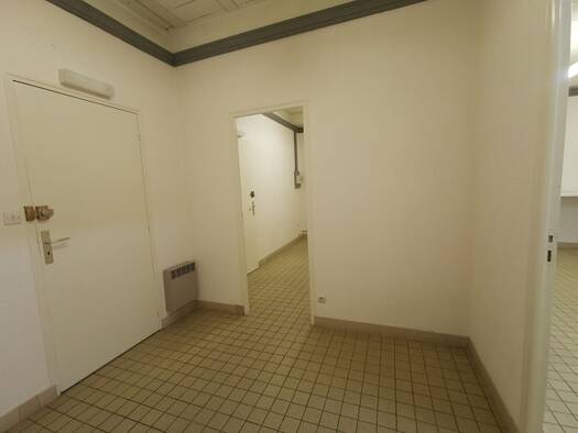 Local commercial à louer 385 € 33 m² de surface de vente Brou 28160