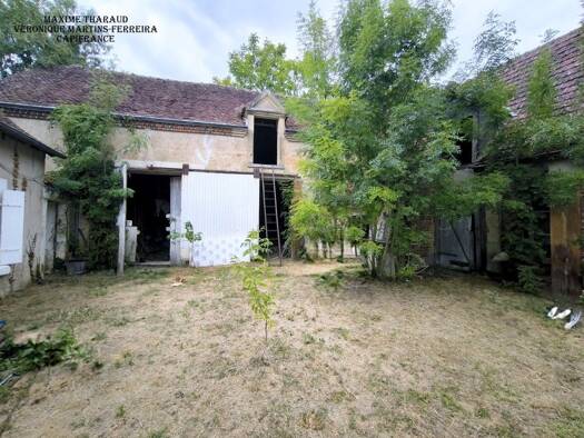 Maison de plain-pied à vendre 78 000 € 4 pièces 2 chambres 94 m² 1 565 m² de terrain Graçay 18310