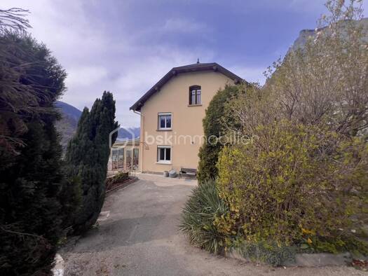 Maison à vendre 459 000 € 9 pièces 7 chambres 262 m² 2 341 m² de terrain Saint-Martin-de-la-Porte 73140