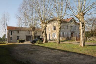 Maison de ville à vendre 649 000 € 10 pièces 6 chambres 450 m² 56 000 m² de terrain Clermont 40180