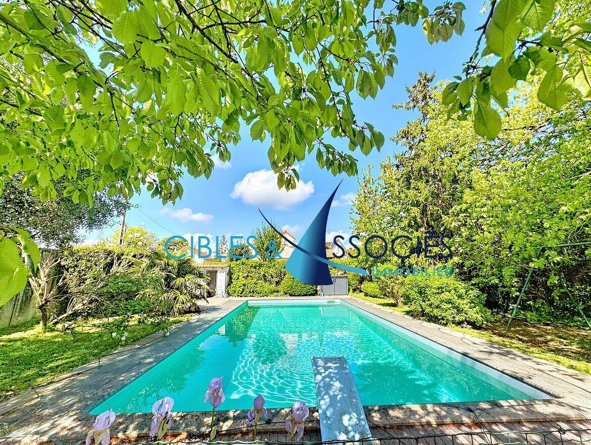 Maison à vendre, 176m², SURGERES