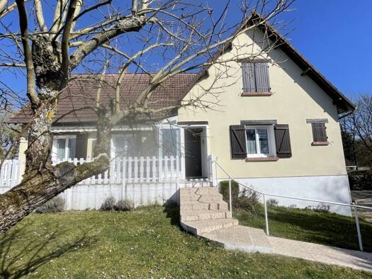 Maison à vendre 236 900 € 7 pièces 5 chambres 127 m² 2 167 m² de terrain Berry-Bouy 18500
