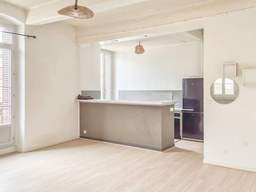 Appartement à vendre 125 000 € 3 pièces 2 chambres 65 m² Étage 1/2 Belley 01300