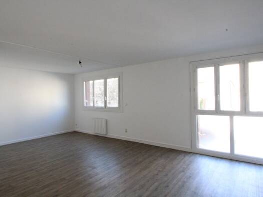 Appartement à louer 465 € 2 pièces 1 chambre 61,7 m² Étage 1/3 La Charité-sur-Loire 58400