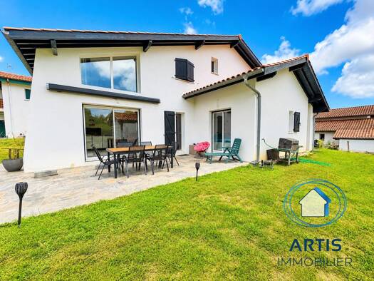Villa à vendre 595 000 € 4 pièces 3 chambres 135 m² 800 m² de terrain Sare 64310