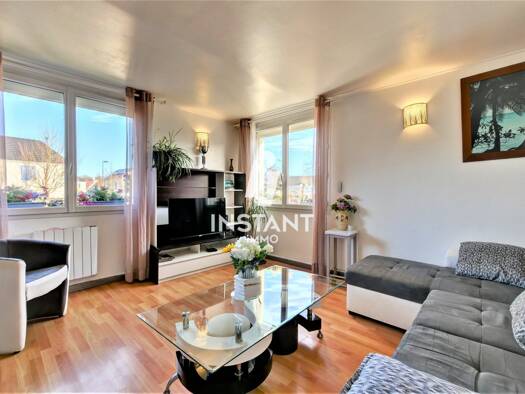 Appartement à vendre 210 000 € 2 pièces 1 chambre 58 m² RDC/1 Villejust 91140
