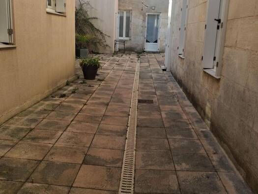 Appartement à louer 558 € 2 pièces 1 chambre 28,4 m² RDC Centre Ville Nord Rochefort 17300