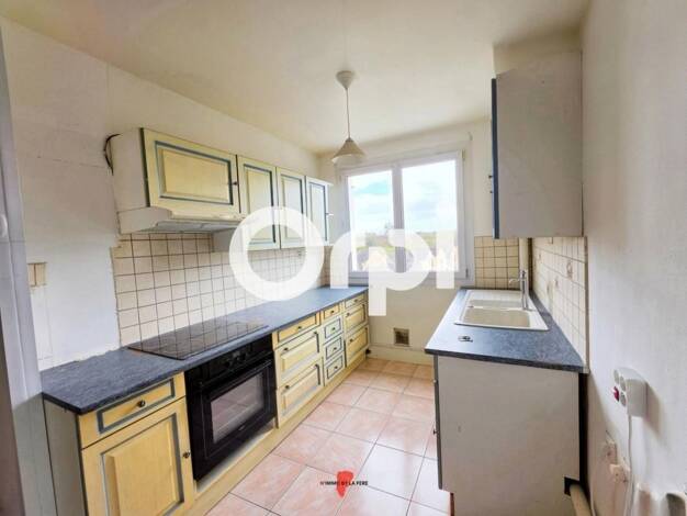 Appartement à vendre 31 900 € 3 pièces 2 chambres 56,5 m² 5 étages La Fère 02800