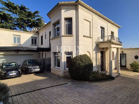 Maison à vendre 2 900 000 € 17 pièces 8 chambres 565 m² 1 888 m² de terrain Les Parterres Saint-Germain-en-Laye 78100
