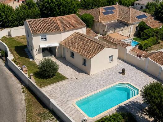 Villa à vendre 425 000 € 5 pièces 4 chambres 184 m² 755 m² de terrain Bernis 30620