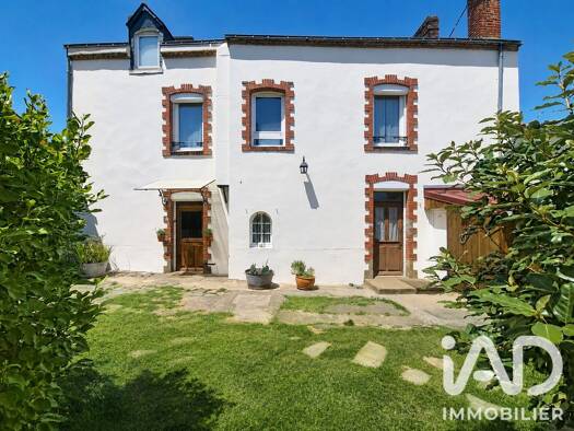 Maison à vendre 560 000 € 11 pièces 6 chambres 264 m² 534 m² de terrain Port-Saint-Père 44710