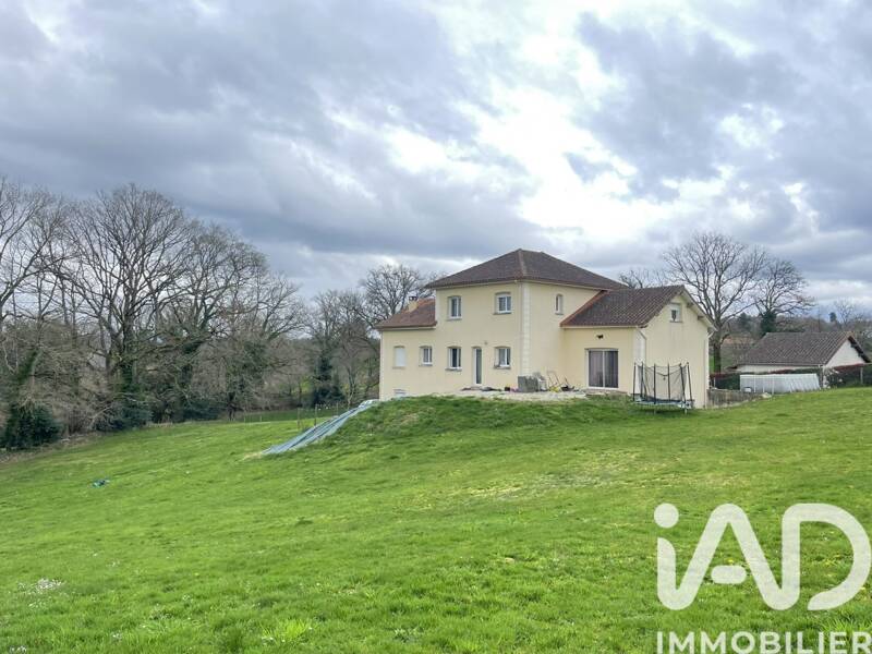 Maison à vendre, 235m², SAINT LEONARD DE NOBLAT