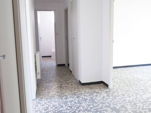 Appartement à louer - Première occupation 580 € 3 pièces 2 chambres 55 m² Étage 3/5 Beausoleil Nîmes 30000