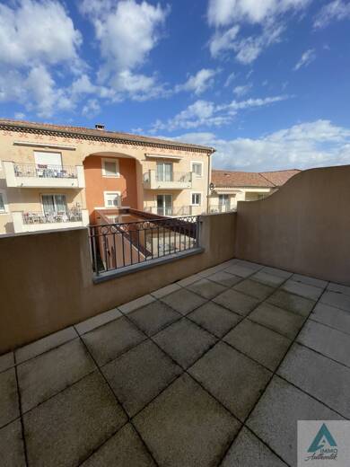 Appartement à vendre 72 000 € 1 pièce 24 m² 1er étage Plan d Aups Ste Baume 83640