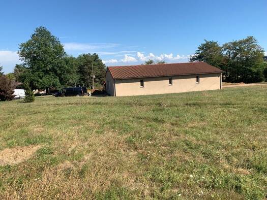 Entrepôt à vendre 187 000 € 245 m² d'espace de stockage Peripherie Tournus 71700