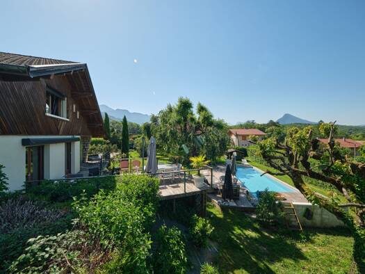 Maison à vendre 1 664 000 € 6 pièces 4 chambres 150 m² 1 936 m² de terrain Menthon-Saint-Bernard 74290