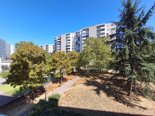 Appartement à vendre 119 000 € 3 pièces 2 chambres 58,44 m² Étage 2/8 Le Mas Vaulx-en-Velin 69120