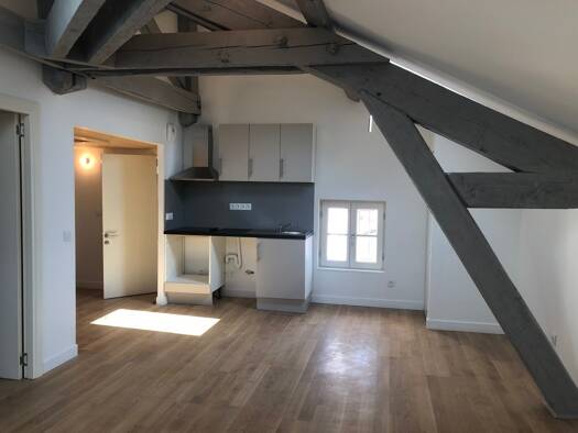 Duplex à louer 684 € 3 pièces 2 chambres 57 m² 3ème étage Montferrand Clermont-Ferrand 63000