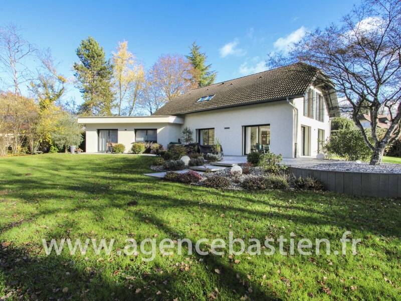 Maison à vendre, 217m², SAINT GENIS POUILLY