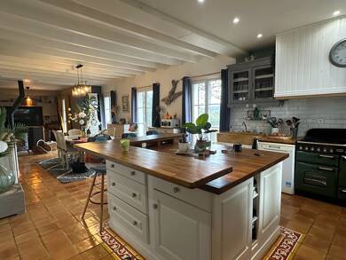 Maison à vendre 483 000 € 12 pièces 5 chambres 249 m² 2 570 m² de terrain Miremont 63380