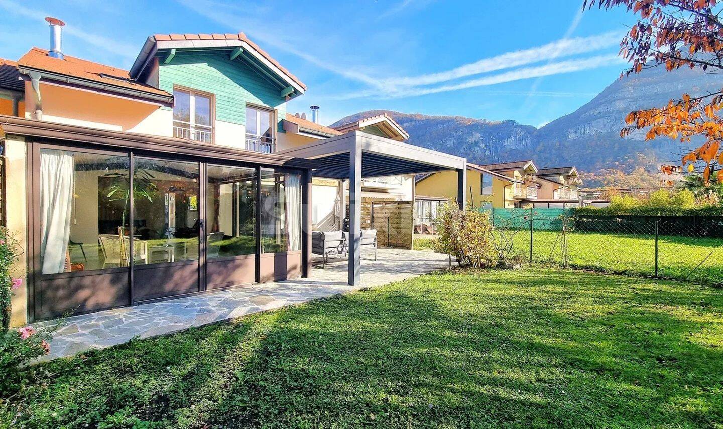 Maison à vendre, 169m², ETREMBIERES