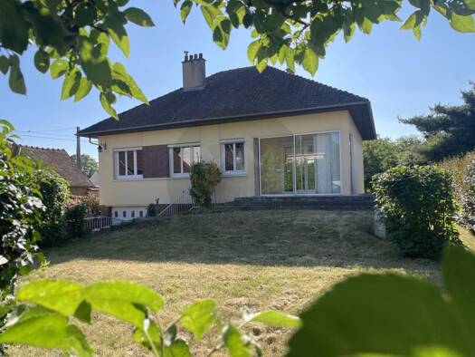 Maison de plain-pied à vendre 241 000 € 4 pièces 3 chambres 92 m² 942 m² de terrain Le Vaudreuil 27100