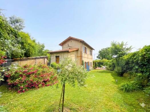 Maison à vendre 270 000 € 3 pièces 2 chambres 57 m² 353 m² de terrain Brax 31490