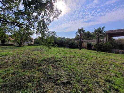 Terrain constructible à vendre 22 000 € 964 m² de terrain Sainte-Ouenne 79220