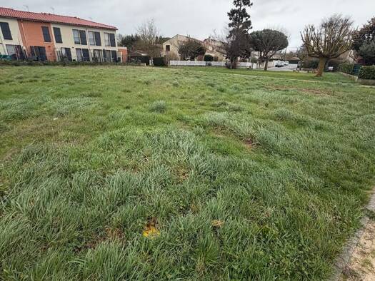 Terrain constructible viabilisé à vendre 89 900 € 450 m² de terrain Baziège 31450