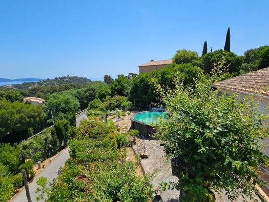 Maison à vendre 895 000 € 6 pièces 5 chambres 133 m² 1 200 m² de terrain Sud Cavalaire-sur-Mer 83240