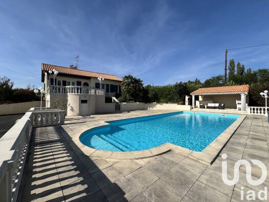 Maison à vendre 289 400 € 6 pièces 4 chambres 130 m² 3 099 m² de terrain Sèvremont 85700