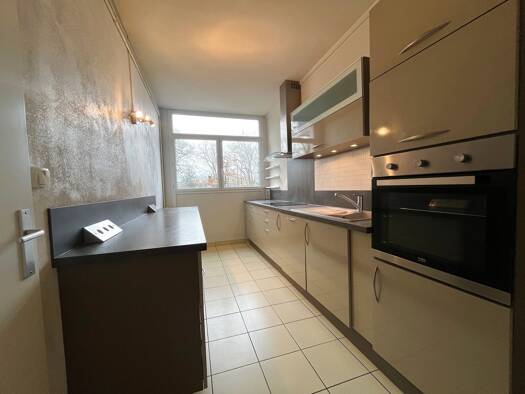 Appartement à vendre 134 900 € 3 pièces 2 chambres 74,3 m² Étage 1/2 Activités Orléans 45100