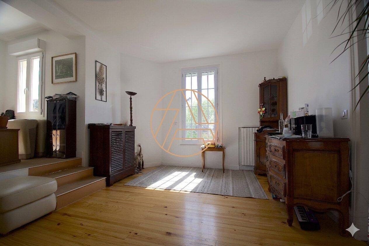 Maison à vendre, 122m², SAINT MAUR DES FOSSES