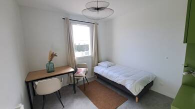 Appartement à louer 630 € 1 pièce 18 m² Étage 1/2 St Priest 69800