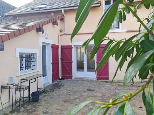 Maison à vendre 220 500 € 3 pièces 2 chambres 83,04 m² 402 m² de terrain Maintenon 28130