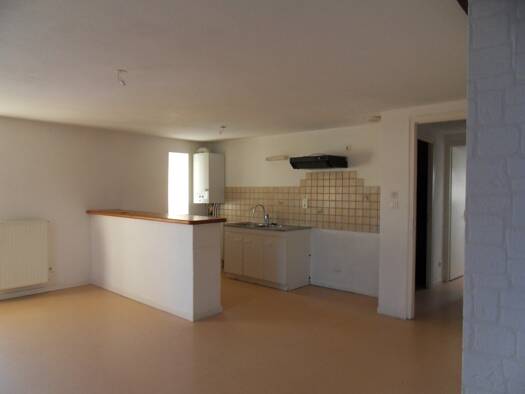 Appartement à louer 515 € 4 pièces 3 chambres 75 m² Granges-la-Ville 70400