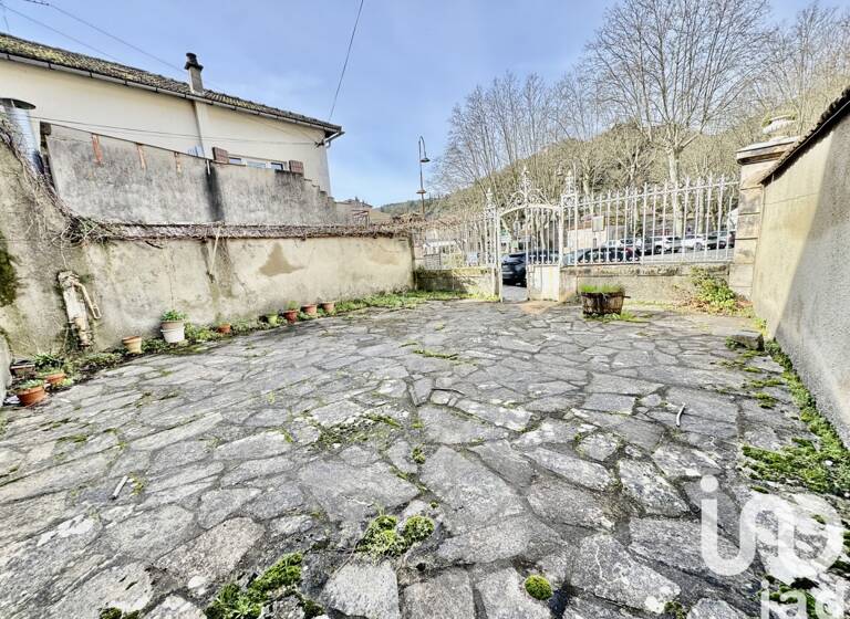 Maison à vendre 189 000 € 7 pièces 7<br/>chambres 230 m²<br/>superficie Saint-Pons-de-Thomières 34220