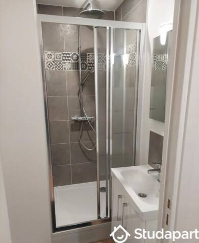 Appartement à louer 430 € 1 pièce 3 chambres 11 m² 1er étage Saint Clément-Jardin des Plantes-Grammont Rouen 76100