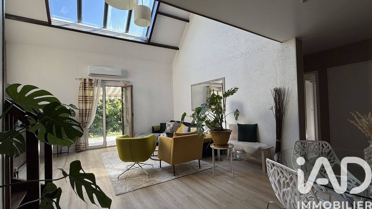 Maison à vendre, 141m², VARENNES JARCY