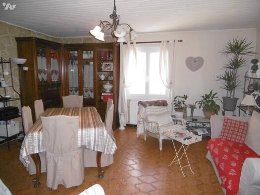 Maison de plain-pied à vendre 220 000 € 5 pièces 4 chambres 117 m² Bayons 04250