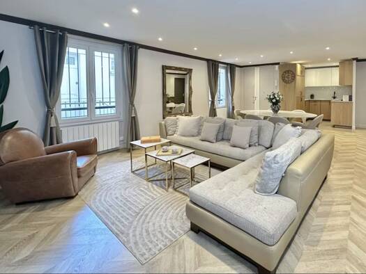 Appartement à louer 5 200 € 5 pièces 3 chambres 100 m² Étage 1/5 Vivienne-Gaillon Paris 2ème 75002