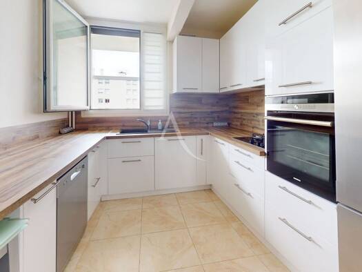 Appartement à vendre 230 000 € 5 pièces 4 chambres 94 m² Étage 4/7 Domaine du Chateau Chilly Mazarin 91380