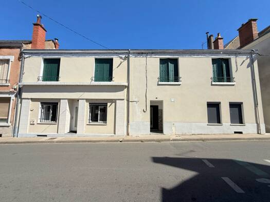Immeuble à vendre 265 000 € 278,6 m² Bourgneuf Vierzon 18100