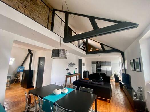 Duplex à vendre 473 200 € 4 pièces 3 chambres 100 m² Étage 3/3 Ouest Péri-Centre Ville Vannes 56000