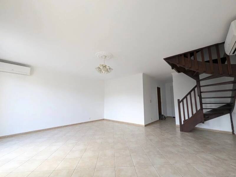 Maison à louer, 92m², VOISINS LE BRETONNEUX