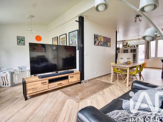 Maison de ville à vendre 220 000 € 4 pièces 2 chambres 107 m² 533 m² de terrain Moreuil 80110