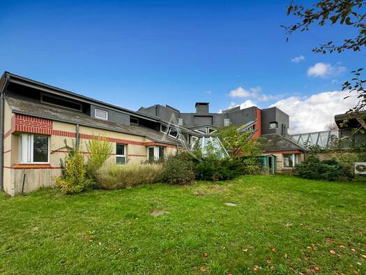 Maison de plain-pied à vendre 473 700 € 12 pièces 6 chambres 320 m² 4 081 m² de terrain Étrépagny 27150