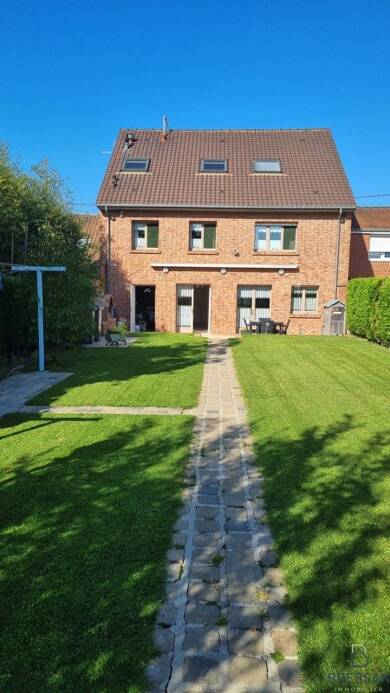 Villa à vendre 379 000 € 8 pièces 4 chambres 180 m² Ouest Leers 59115